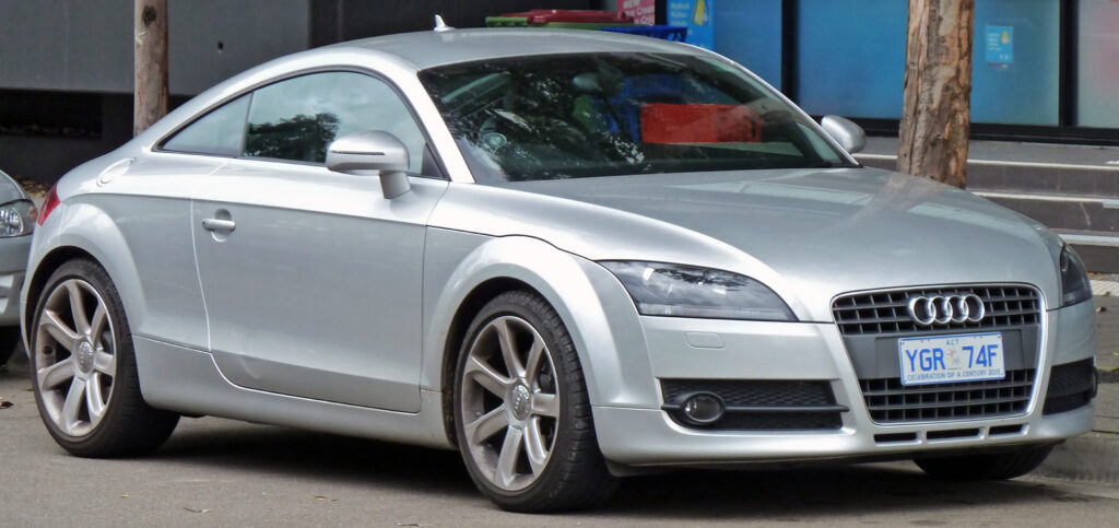 Autoservis Top Gear Praha – 2007_Audi_TT_(8J)_2.0_TFSI_coupe_(2010-07-10)_01 servis a opravy