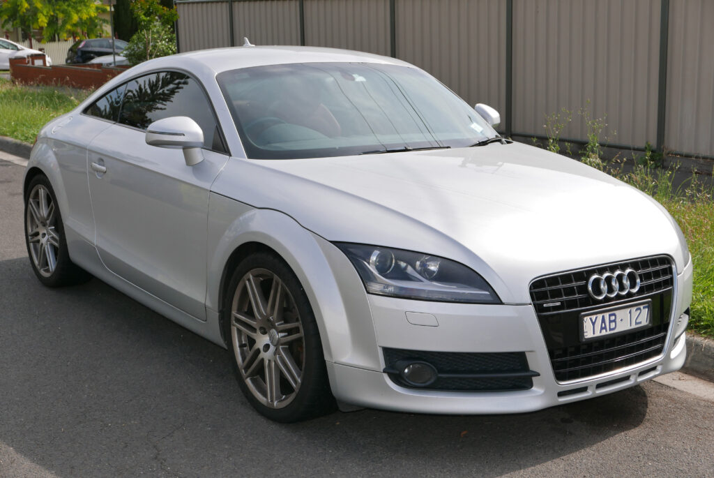 Autoservis Top Gear Praha – 2007_Audi_TT_(8J)_3.2_quattro_coupe_(2015-11-11)_01 servis a opravy