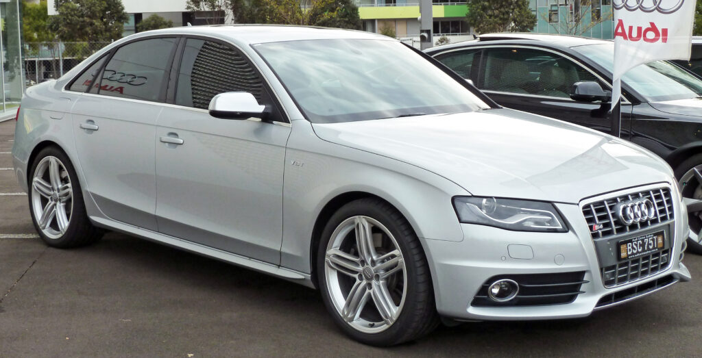 Autoservis Top Gear Praha – 2009-2010_Audi_S4_(B8)_sedan_01 servis a opravy