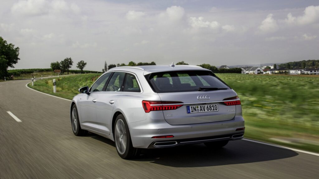 Autoservis Top Gear Praha – audi-a6-avant-2018-sero-serebristyi-universal-na-doroge servis a opravy
