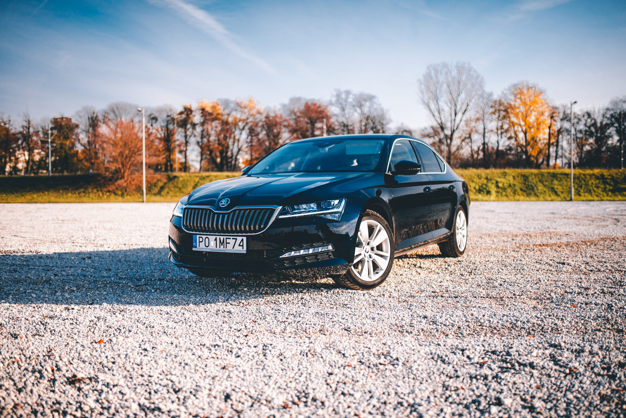 Autoservis Top Gear Praha – Warsaw,/,Poland,-,11/17/2019:,Skoda,Superb,Lifting,Photoshoot servis a opravy