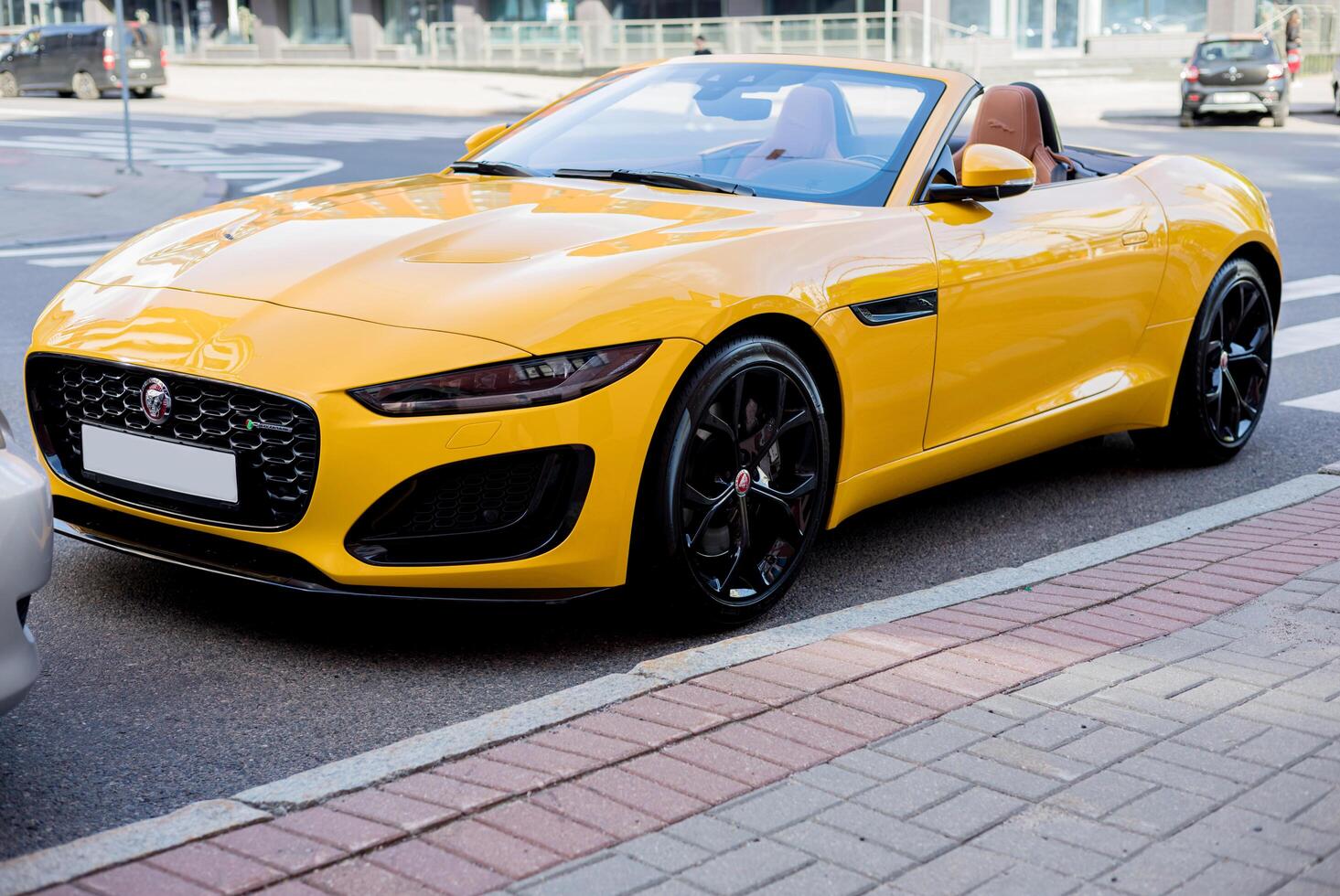 Autoservis Top Gear Praha – minsk-belarus-may-14-2024-yellow-jaguar-f-type-free-photo servis a opravy
