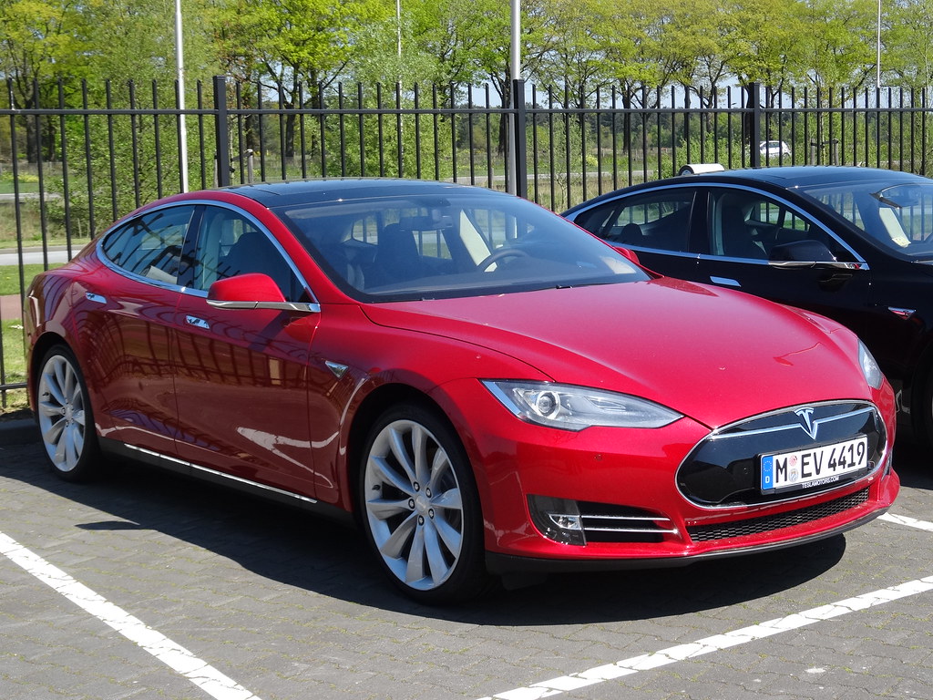 Autoservis Top Gear Praha – Tesla servis a opravy