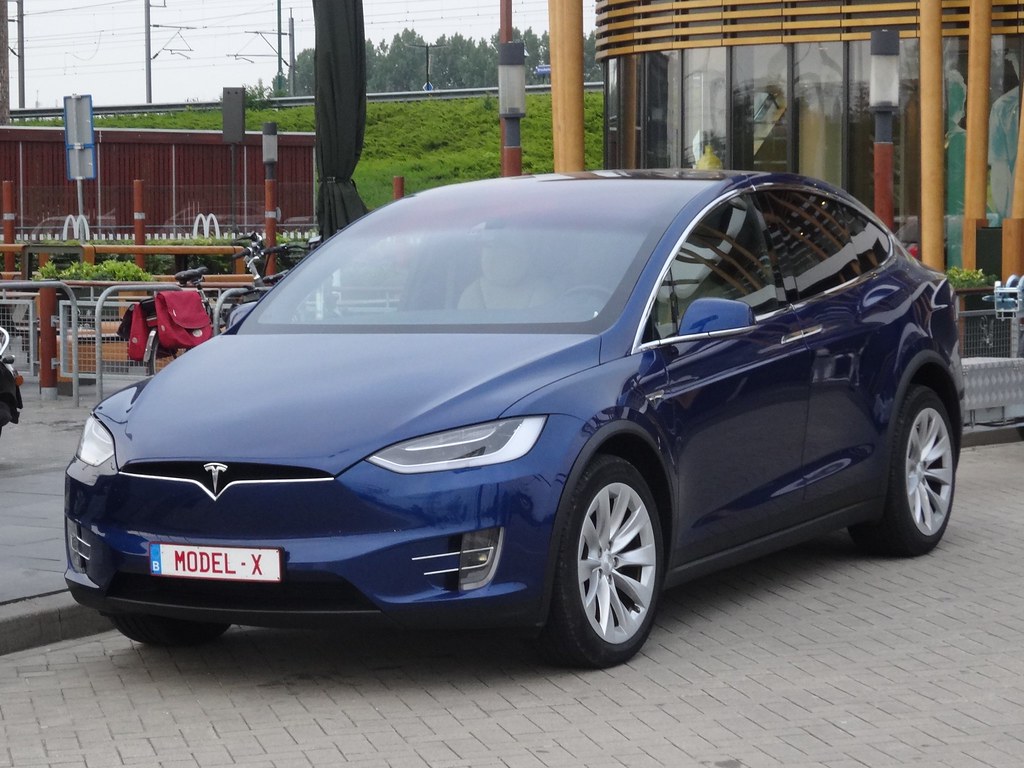Autoservis Top Gear Praha – Tesla servis a opravy